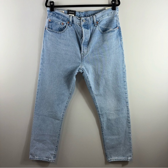 Levi’s 501 Crop Jeans in Ojai Luxor Ra Light Wash Size 32 - Picture 1 of 12